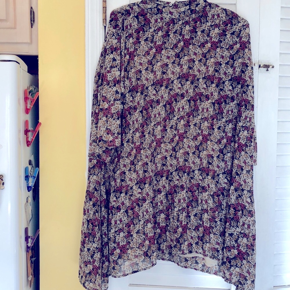 Dress by Zara. X Small  Worn only 1 time.